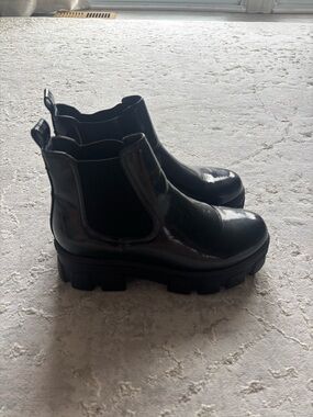 Union Bay Chelsea Boots